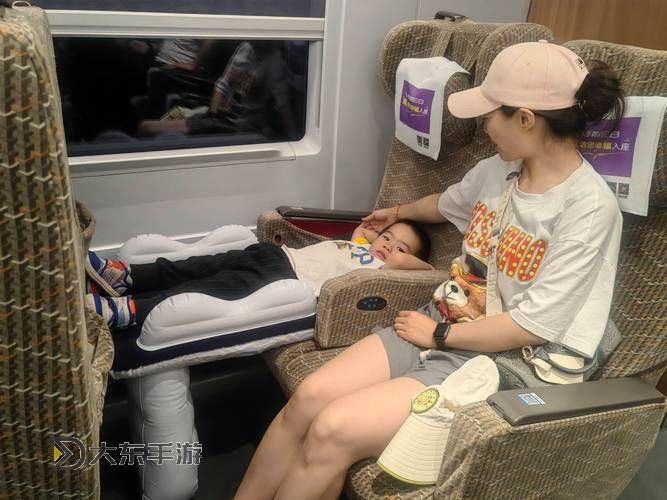 在火車上蔭蒂添的好舒服，是否是旅途中不可或缺的愜意享受圖1