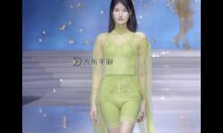 全透明的c字褲內(nèi)衣秀，究竟能否引發(fā)時尚界的新風(fēng)潮