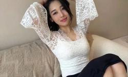 東北熟女自拍精選網(wǎng)頁(yè)：展現(xiàn)魅力與自信的精彩瞬間