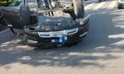 在車?yán)锉蛔擦税舜胃逤：一次意外引發(fā)的奇遇
