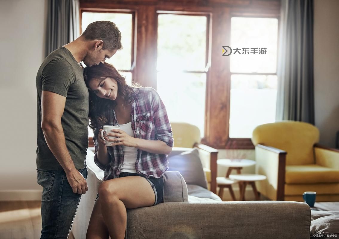 男人和女人一起相愁愁愁:愛與憂傷的深沉交織圖1
