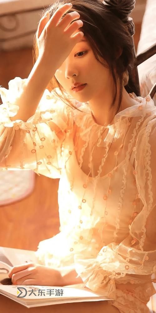 探索極致美感：最大膽美女藝術圖片震撼呈現圖1