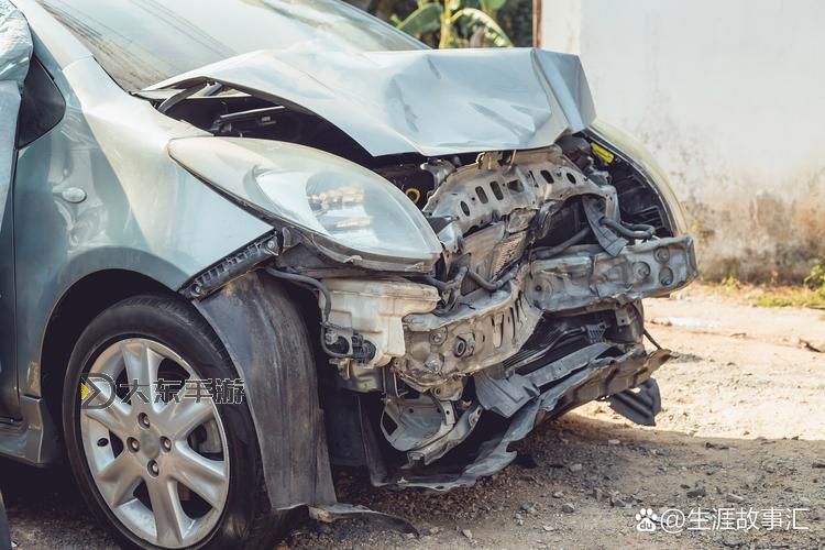 在車里被撞了八次高：驚心動魄的碰撞經歷圖1