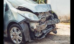 在車里被撞了八次高：驚心動魄的碰撞經(jīng)歷