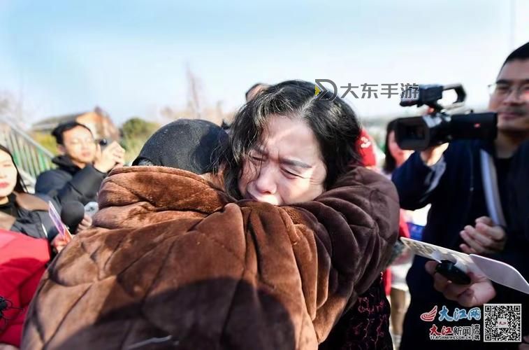 遇難姐弟緊緊相擁感動(dòng)人心：災(zāi)難中最溫暖的瞬間圖2