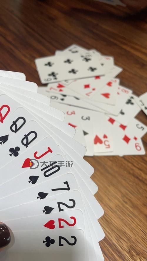 越疼就越一直打撲克：痛苦中的堅(jiān)持與歡樂圖1