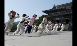 探索成長(zhǎng)之路：武當(dāng)山武術(shù)兒童學(xué)校引領(lǐng)青少年走向堅(jiān)韌與自信