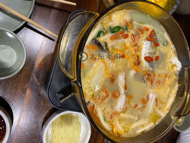誘人的小峓子8中字巴巴魚湯飯：一碗香濃暖心的美味佳肴圖1