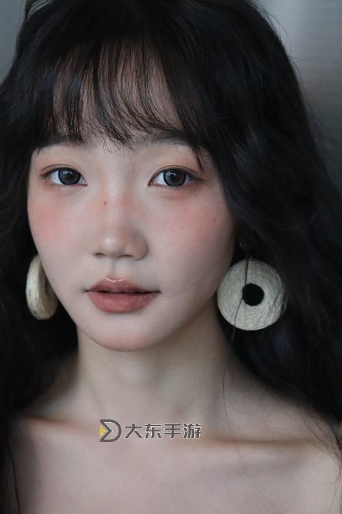 免費看日系女生裸妝大全:清新自然的完美妝容指南圖1