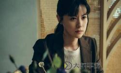 二個女王吐口水扇耳光：權力斗爭的激烈時刻
