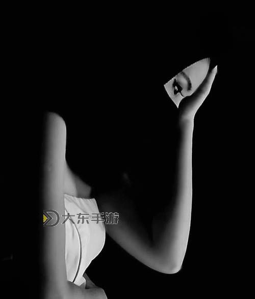 優(yōu)雅與魅力：中年婦女人體攝影的藝術(shù)之美圖1