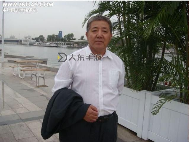 溫暖相伴:中年同志聊天室的真情分享圖1